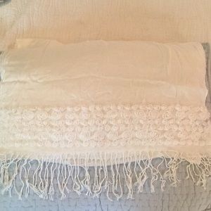 Ivory pashmina with rosette and fringe detail